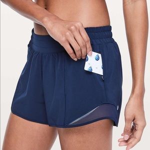 Lululemon Hotty Hot Shorts 4”